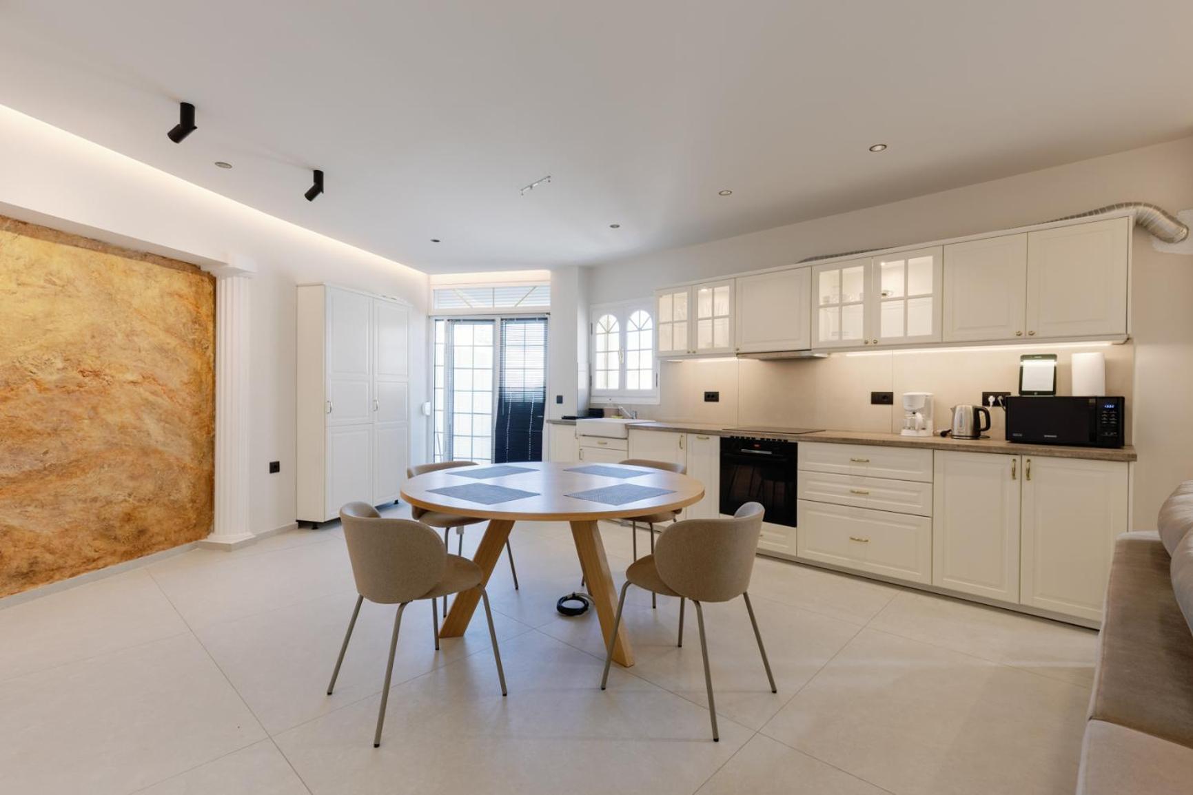 Old Town Luxury 3 *